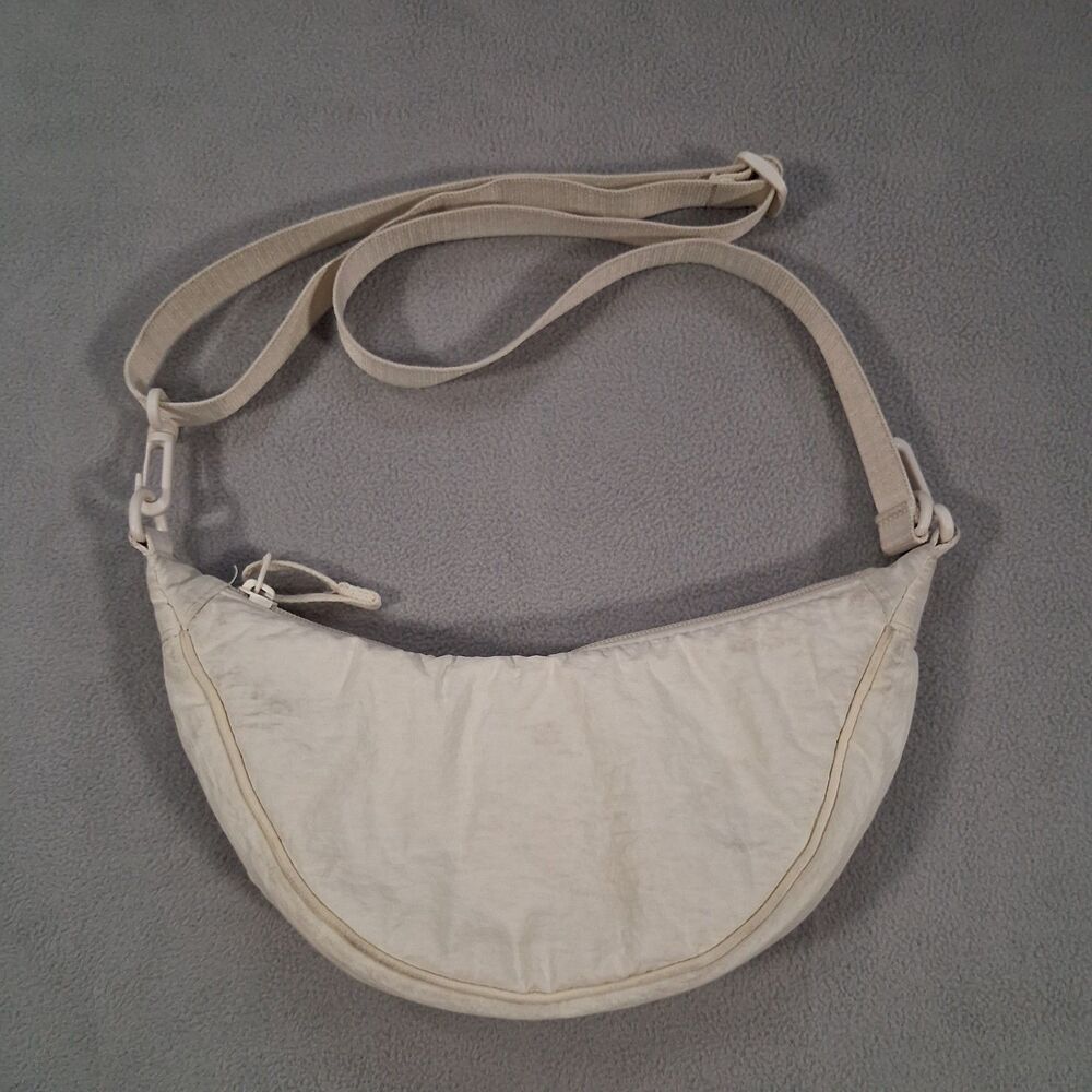 UNIQLO Round Ultra Mini Shoulder Crossbody Zipper 2L Bag White Preowned